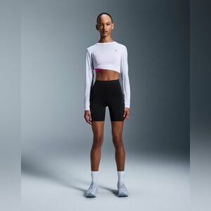 ON Train Tights 1/2 Black Size Small NWT